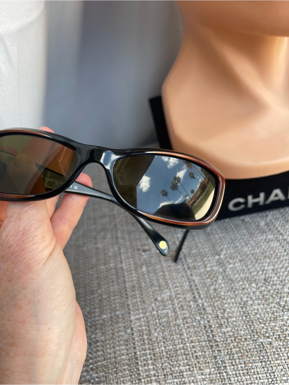 CHANEL Sunglasses - Picture 5 of 12